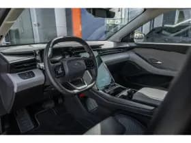 Ford Explorer thumbnail 2