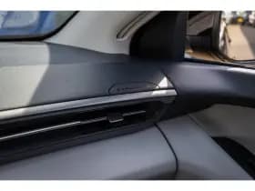Ford Explorer thumbnail 32