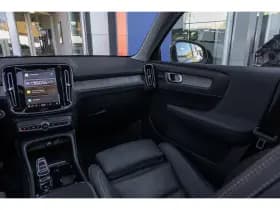 Volvo XC40 thumbnail 18