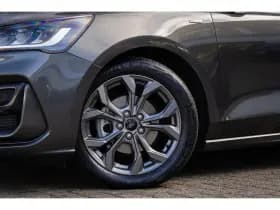 Ford Focus thumbnail 9