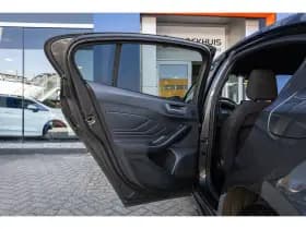 Ford Focus thumbnail 16