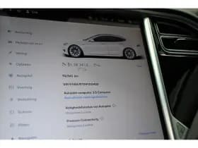 Tesla Model S thumbnail 23