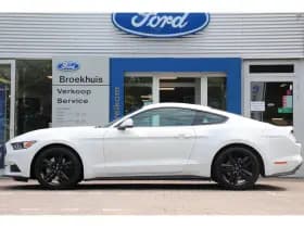 Ford Mustang thumbnail 2