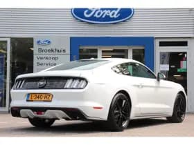 Ford Mustang thumbnail 3