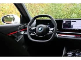 BMW i5 thumbnail 11