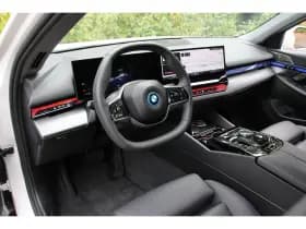 BMW i5 thumbnail 4