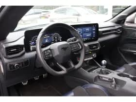 Ford Mustang thumbnail 4