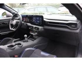 Ford Mustang thumbnail 6