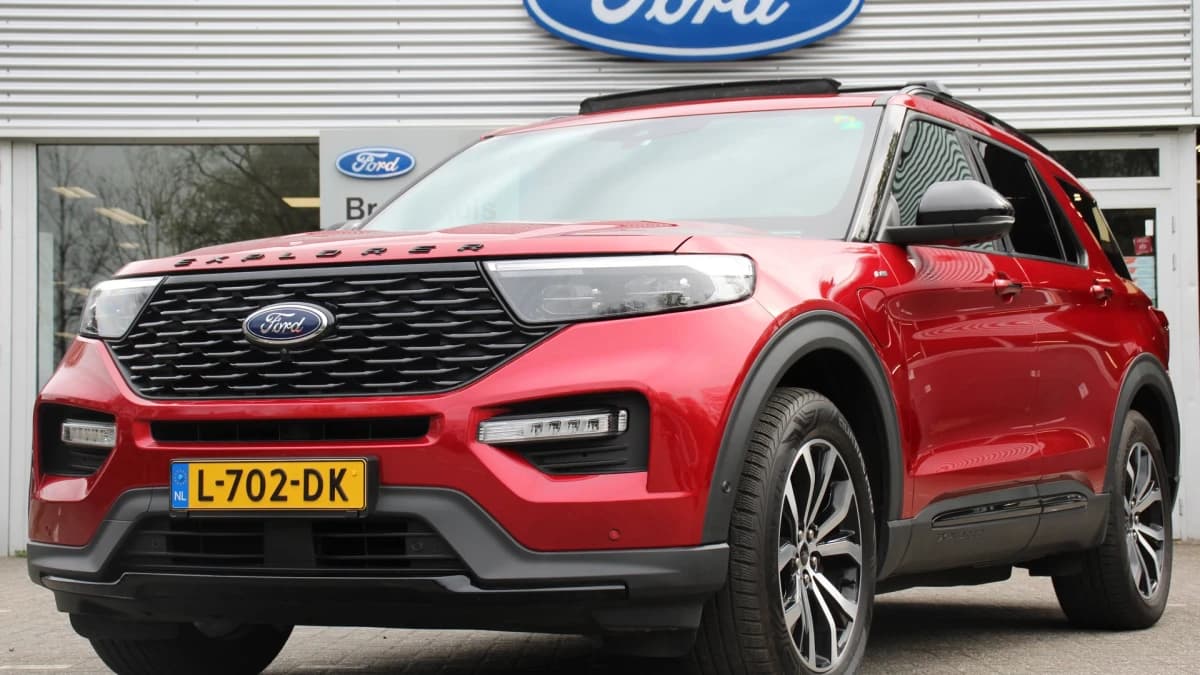 Ford Explorer — foto 1