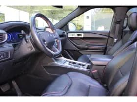 Ford Explorer thumbnail 4