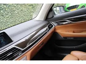 BMW 7-Serie thumbnail 26