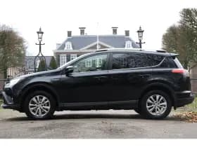 Toyota RAV4 thumbnail 2