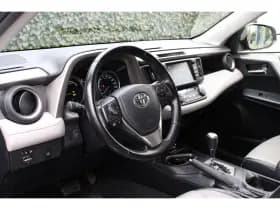 Toyota RAV4 thumbnail 4