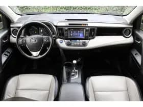 Toyota RAV4 thumbnail 5