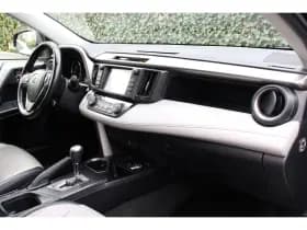 Toyota RAV4 thumbnail 6