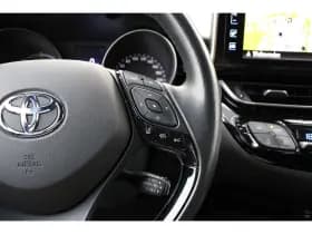 Toyota C-HR thumbnail 11