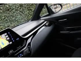 Toyota C-HR thumbnail 19