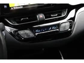 Toyota C-HR thumbnail 22