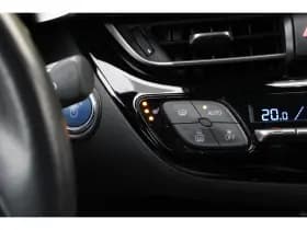 Toyota C-HR thumbnail 23