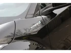 Toyota C-HR thumbnail 30