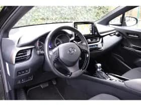 Toyota C-HR thumbnail 4