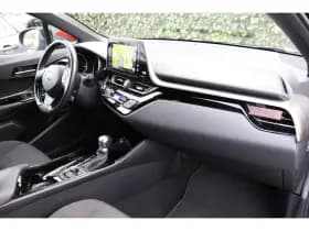 Toyota C-HR thumbnail 6