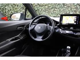 Toyota C-HR thumbnail 9
