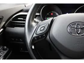 Toyota C-HR thumbnail 10