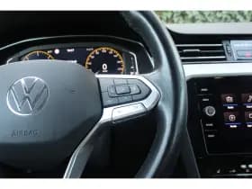 Volkswagen Passat thumbnail 11
