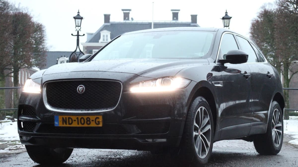 Jaguar F-Pace — foto 1