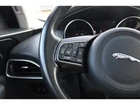Jaguar F-Pace thumbnail 11