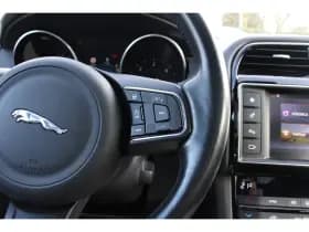 Jaguar F-Pace thumbnail 12