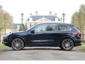 Porsche Cayenne thumbnail 2