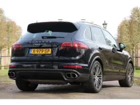 Porsche Cayenne thumbnail 3