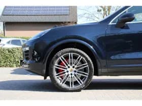 Porsche Cayenne thumbnail 36