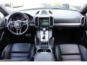 Porsche Cayenne thumbnail 5