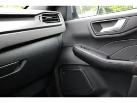 Ford Kuga thumbnail 39