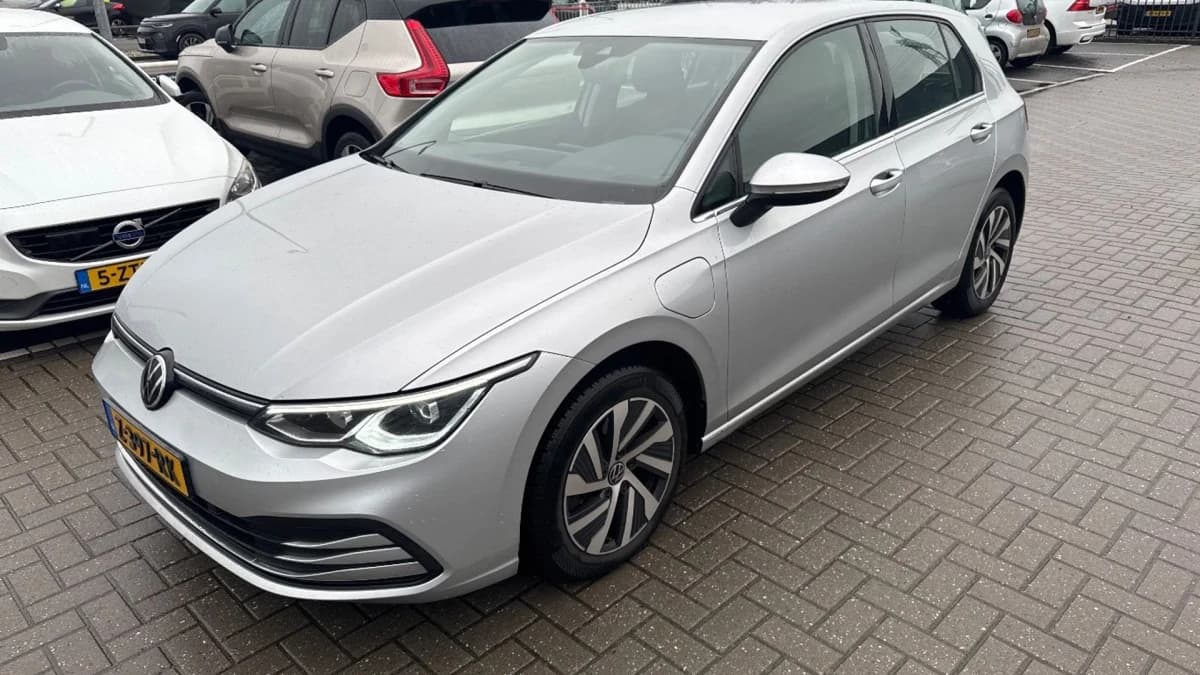 Volkswagen Golf — foto 1