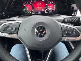 Volkswagen Golf thumbnail 8