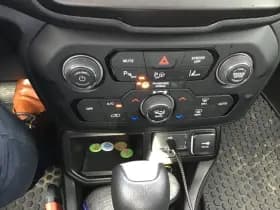 Jeep Renegade thumbnail 12