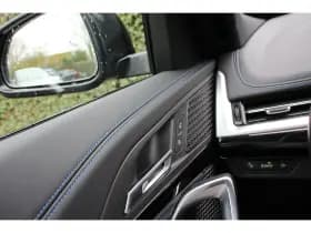 BMW iX1 thumbnail 17