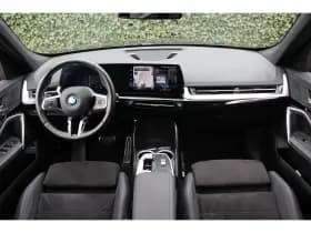 BMW iX1 thumbnail 5