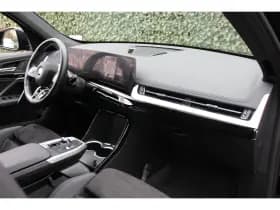 BMW iX1 thumbnail 6