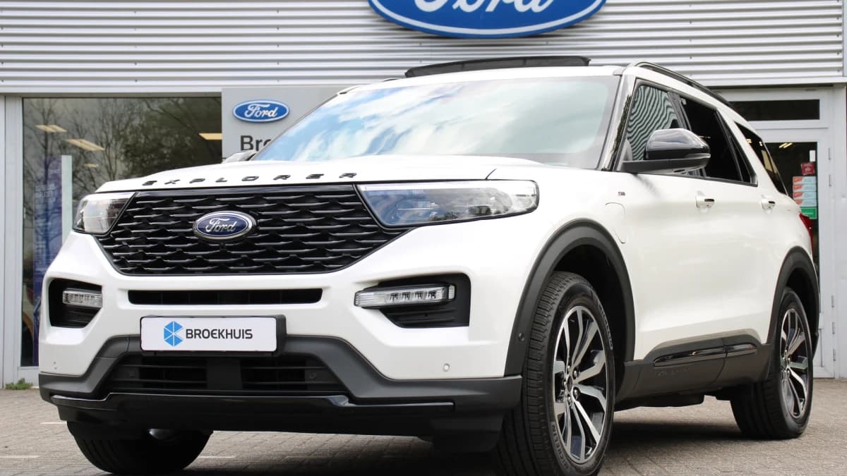 Ford Explorer — foto 1