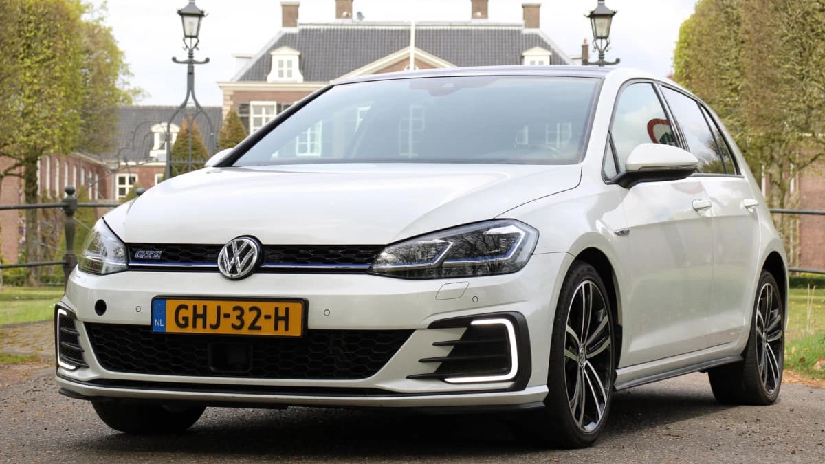 Volkswagen Golf — foto 1
