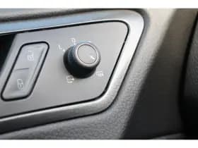 Volkswagen Golf thumbnail 17