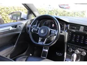 Volkswagen Golf thumbnail 10