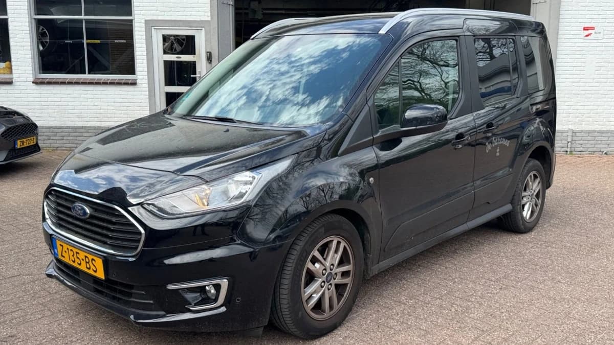 Ford Tourneo Connect — foto 1