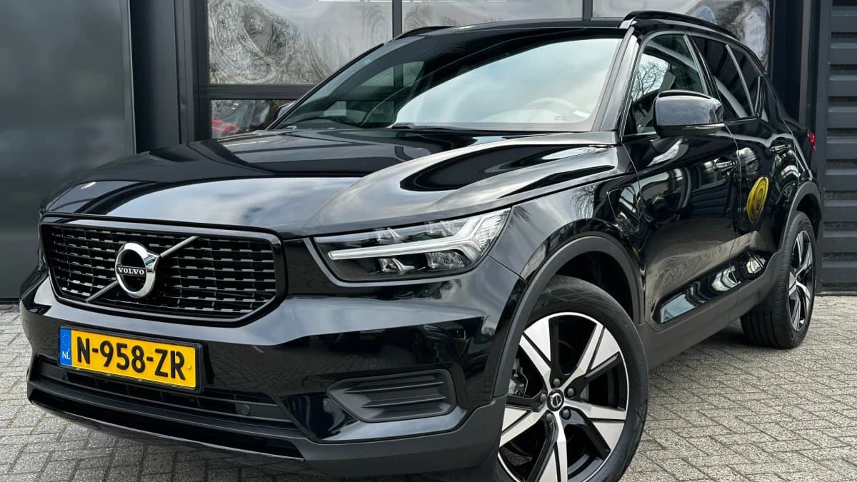 Volvo XC40 — foto 1