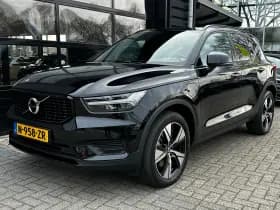 Volvo XC40 thumbnail 2